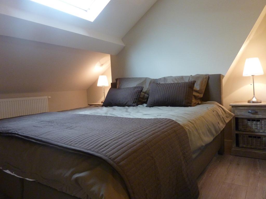 Aimee Villa Ieper Room photo